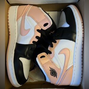 Pink & black Jordan 1s
Mid